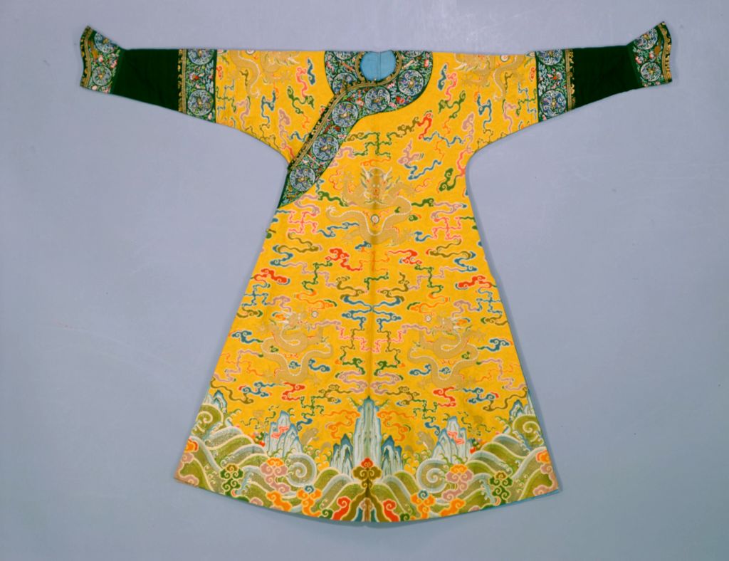 图片[1]-Yellow Cloud Dragon Makeup Flower Yarn Format Dragon Robe-China Archive